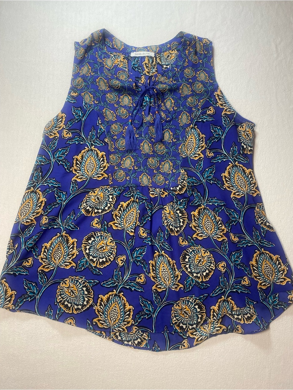 Rose + Olive Floral Tie-Neck Sleeveless Camisole in Blue